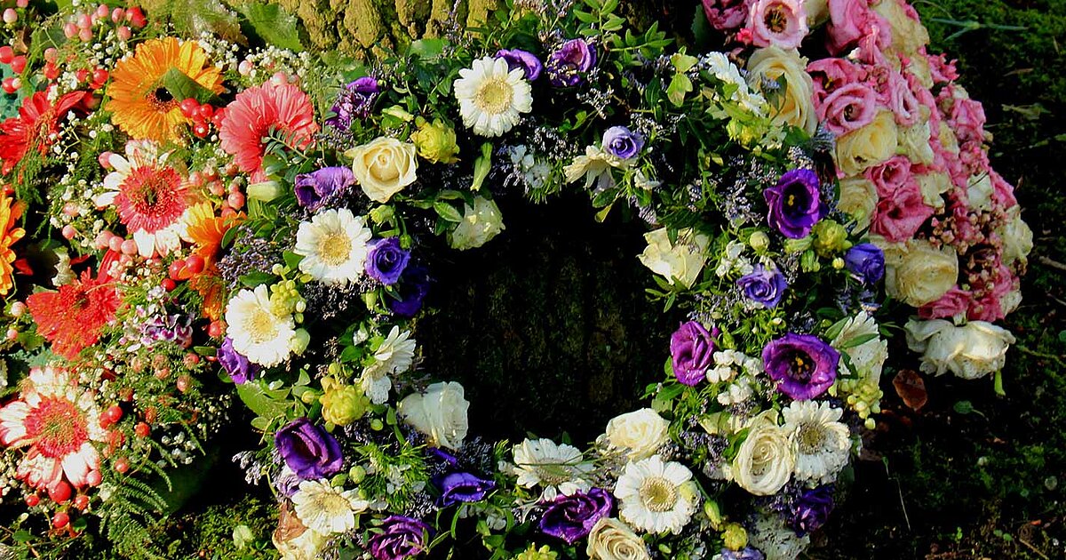 Trauerfloristik - Sargschmuck und Trauerstrue fr die Beerdigung